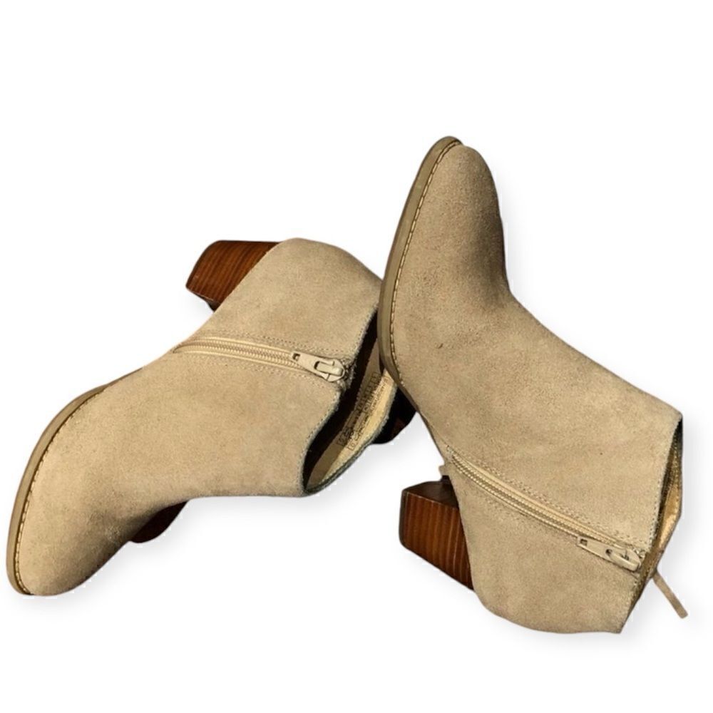Vionic Tan Upright Faros Suede Heeled Boots Size 5 - Picture 3 of 6